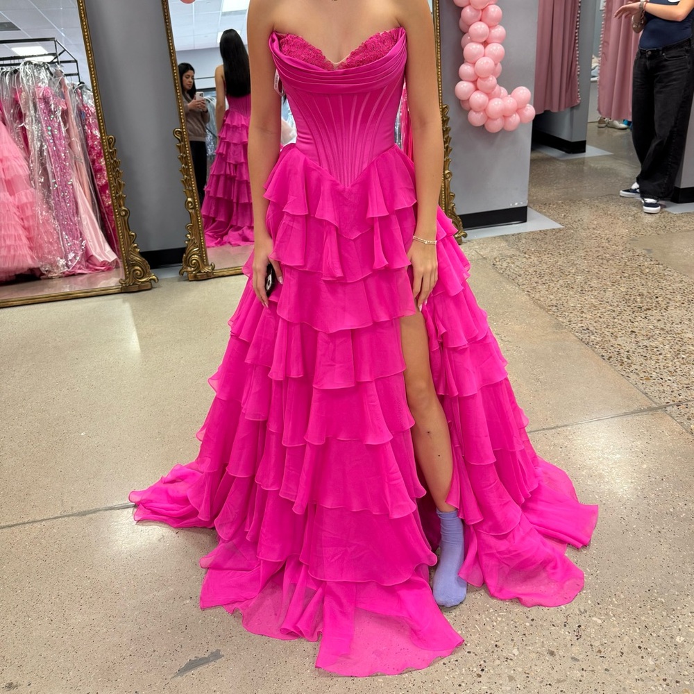 Sherri Hill-New Style-Brand New w/tags-size 00
